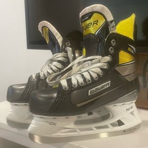 Bauer hockey skates